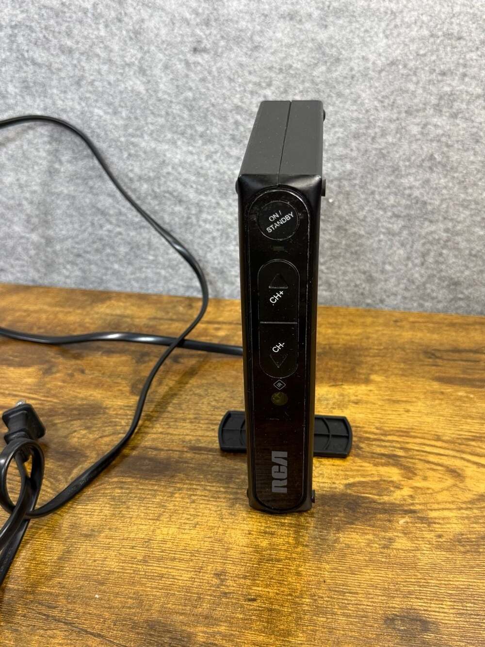 RCA DTA800B1L ATSC Digital to Analog TV Converter Box